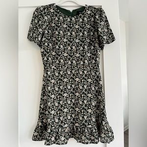 NWOT Floral short sleeve VICI dress